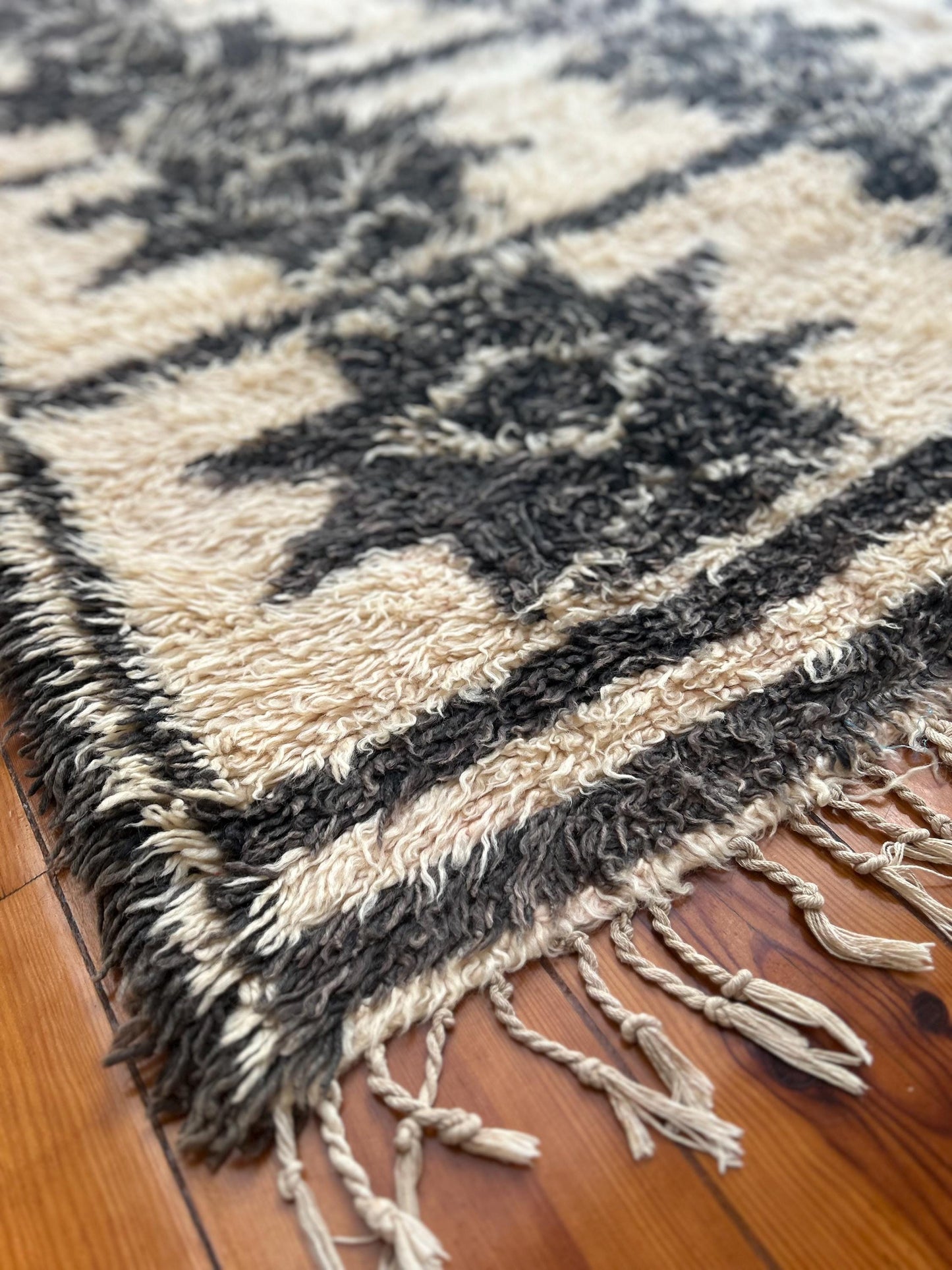 Beni Ouarain Vintage Moroccan Rug