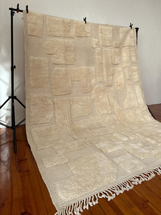 Luxury White Beni Mrirt Moroccan Rug