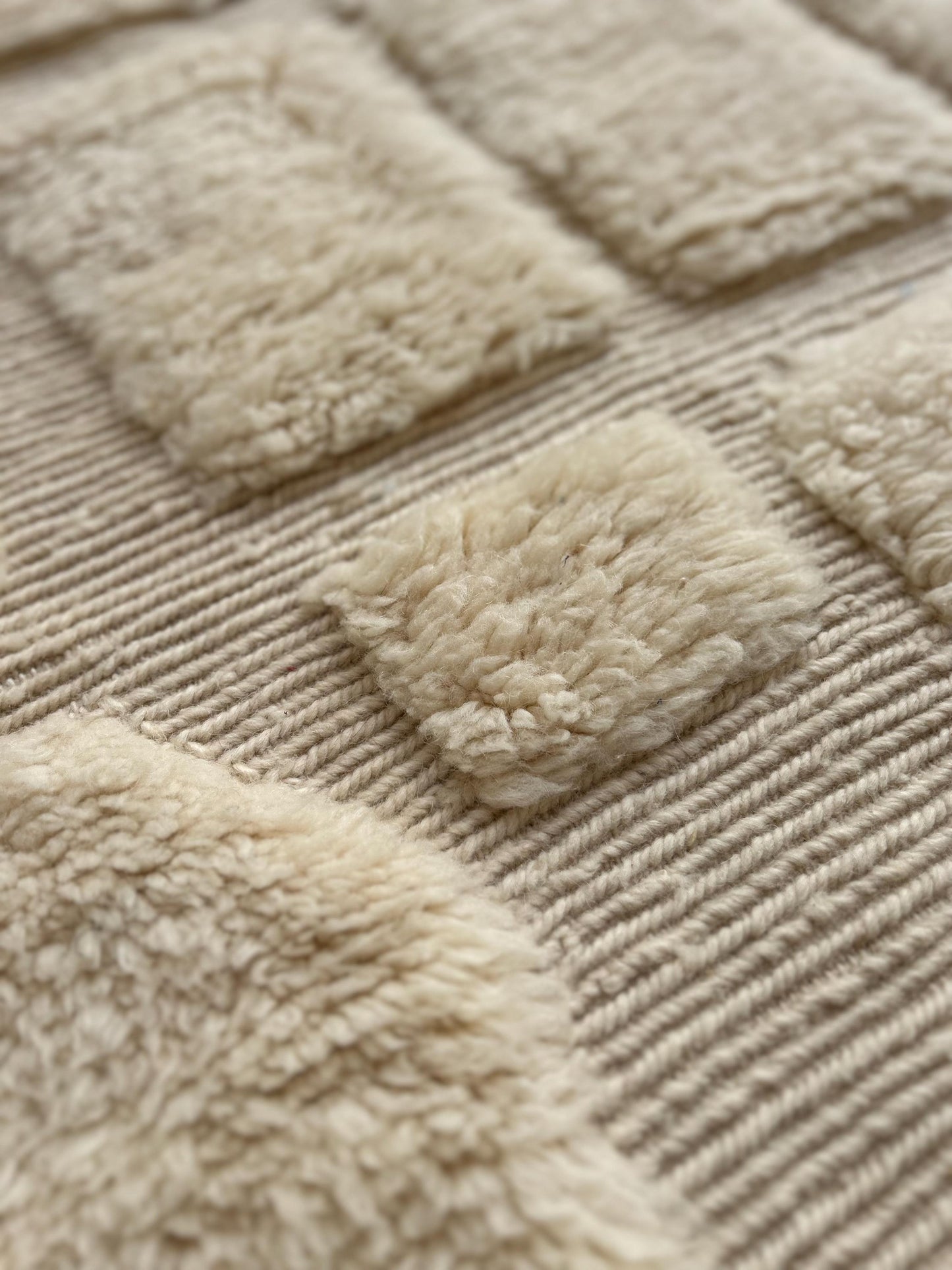 Luxury White Beni Mrirt Moroccan Rug