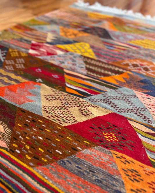 Taznakht Flat-Weave; 102 x 161 cm (Moroccan Berber Carpet)