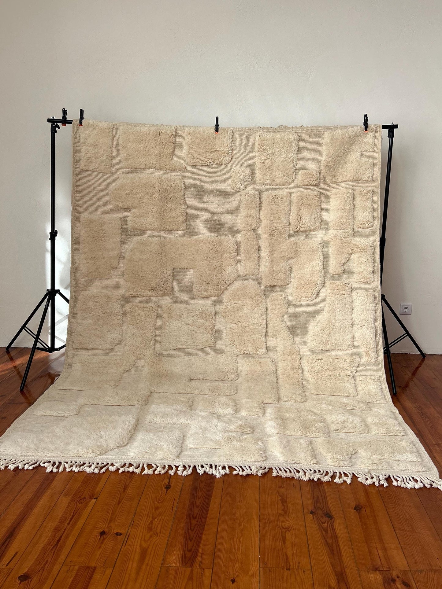 Luxury White Beni Mrirt Moroccan Rug
