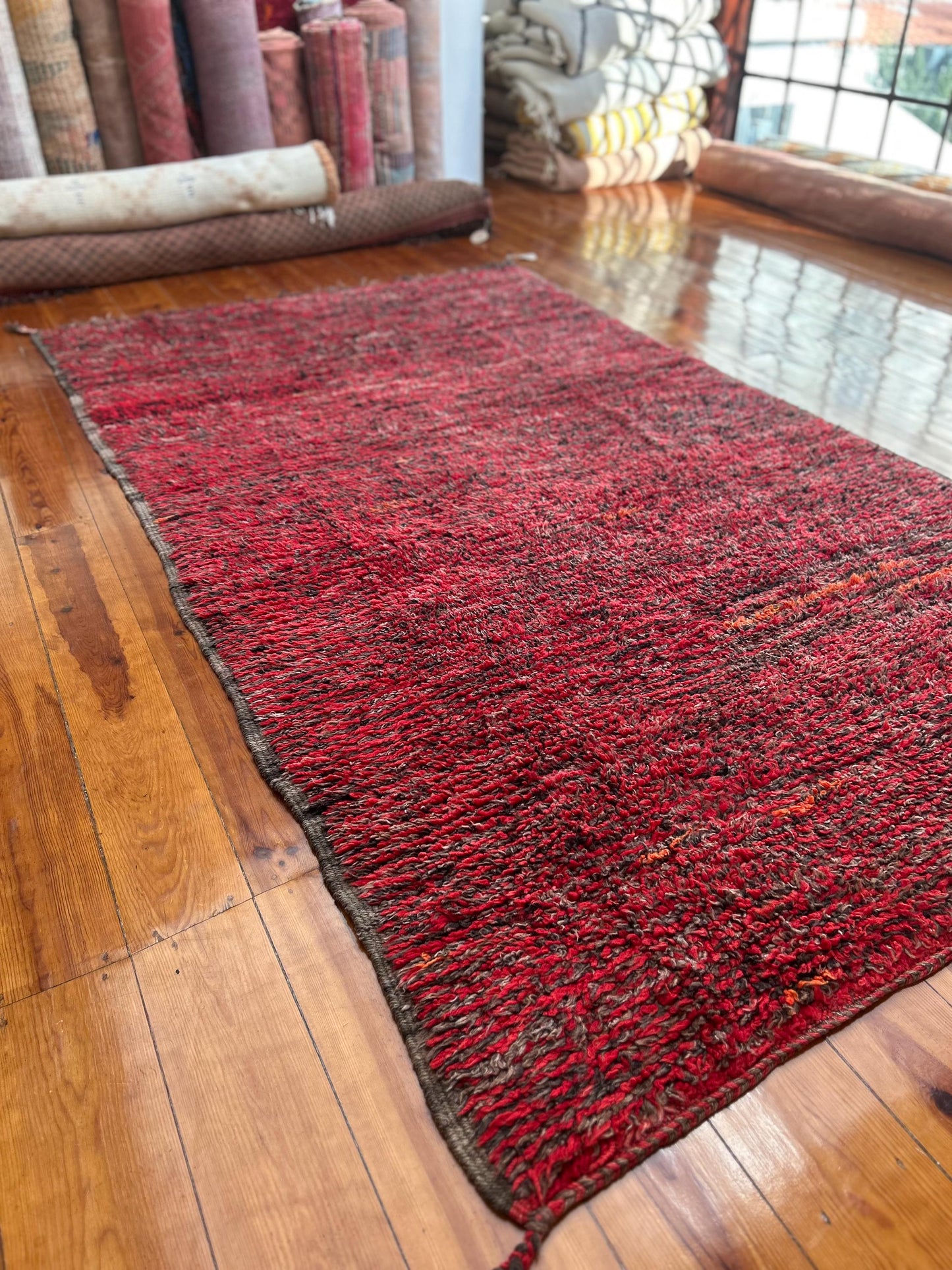 Red Béni Mguild Berber Rug; 274 x 153 cm