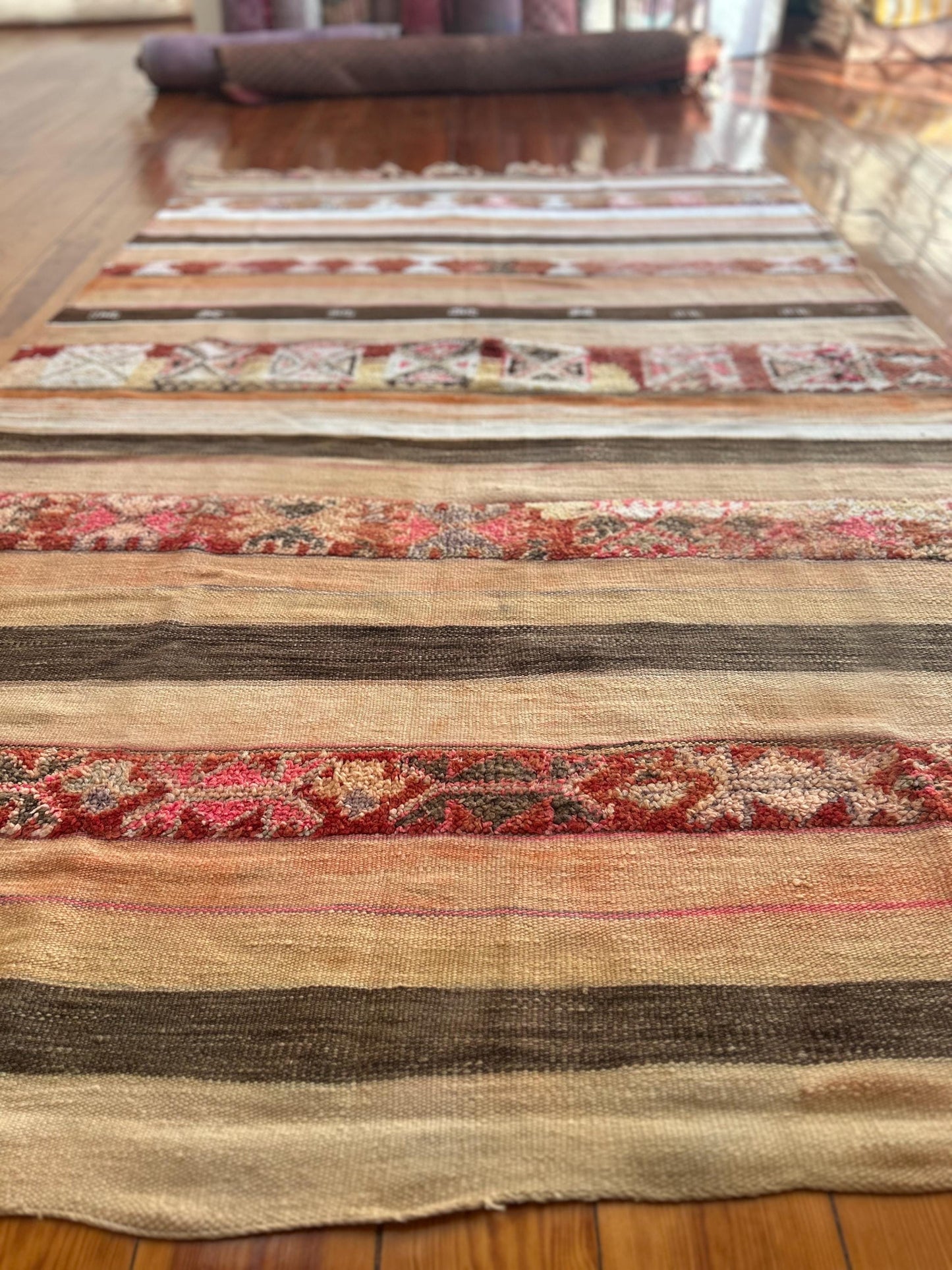 Beige Flat-Weave Moroccan Kilim Rug; 278 x 178 cm