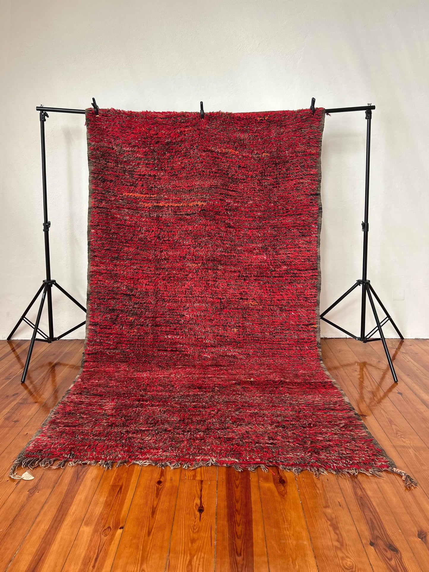 Red Béni Mguild Berber Rug; 274 x 153 cm