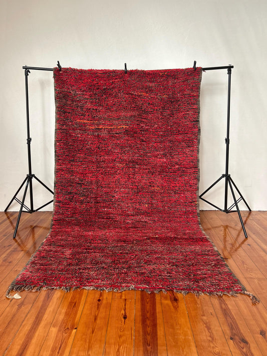 Red Béni Mguild Berber Rug; 274 x 153 cm