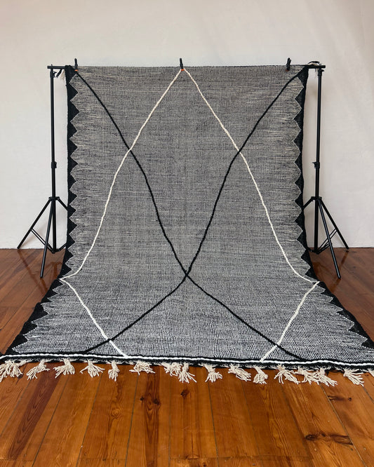 Black and White Kilim Flat-Weave Moroccan Rug; 300 x 195 cm (Berber Carpet)