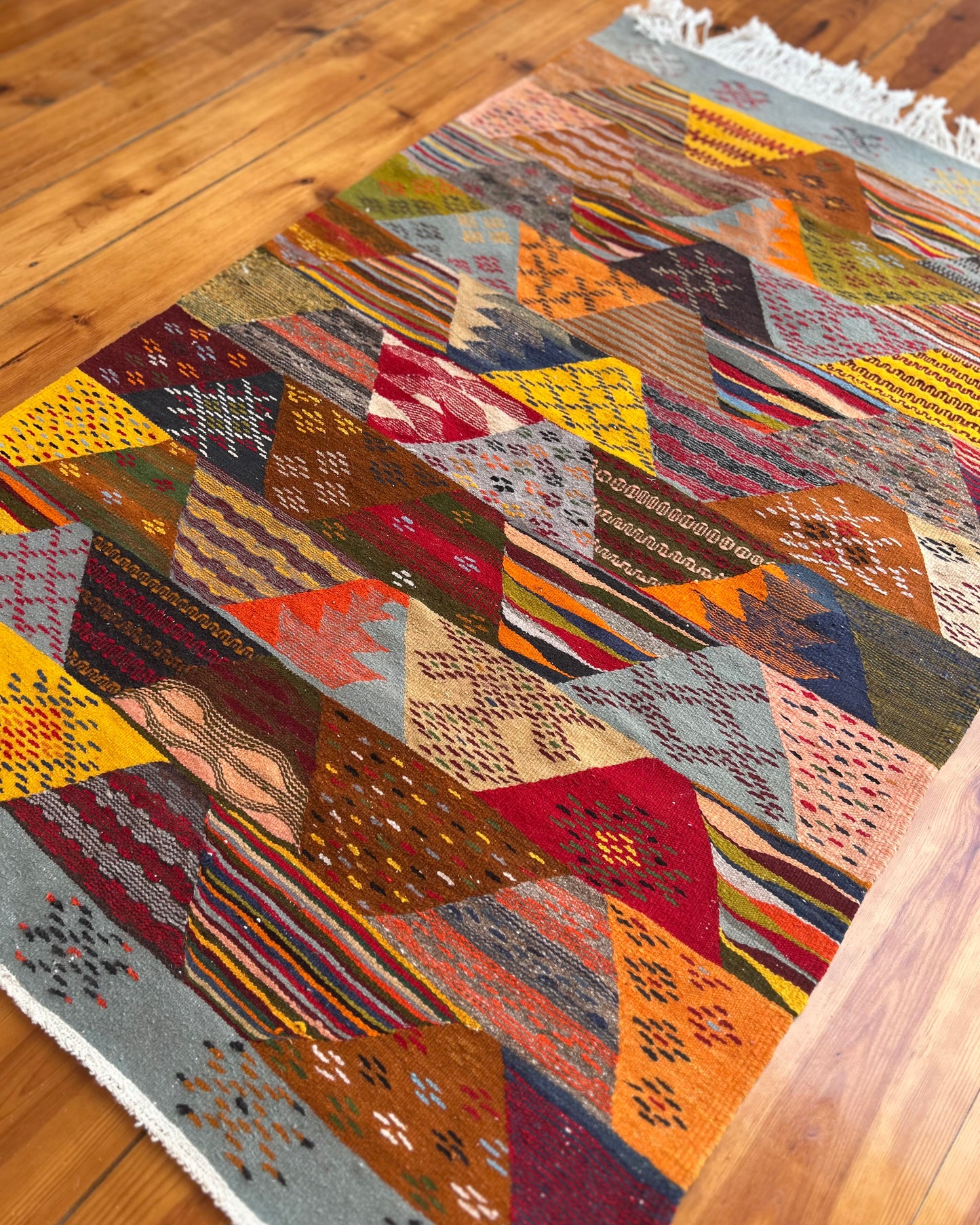 Taznakht Flat-Weave; 102 x 161 cm (Moroccan Berber Carpet)
