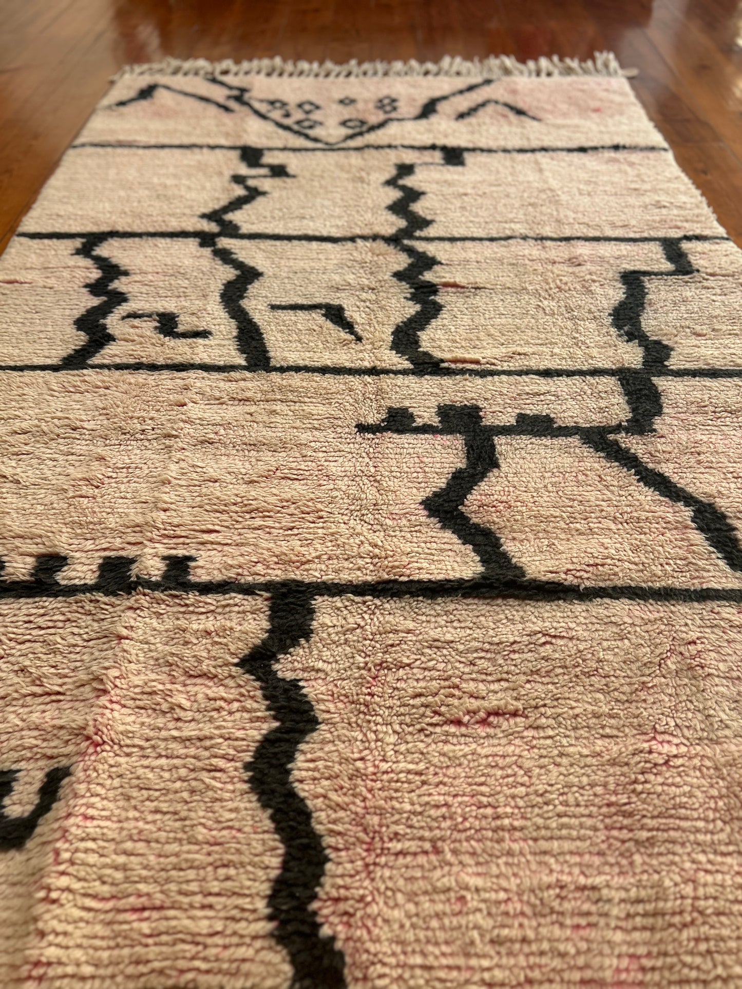 Moroccan Boujad Rug; 157  x 250 cm (Berber Handmade Carpet)