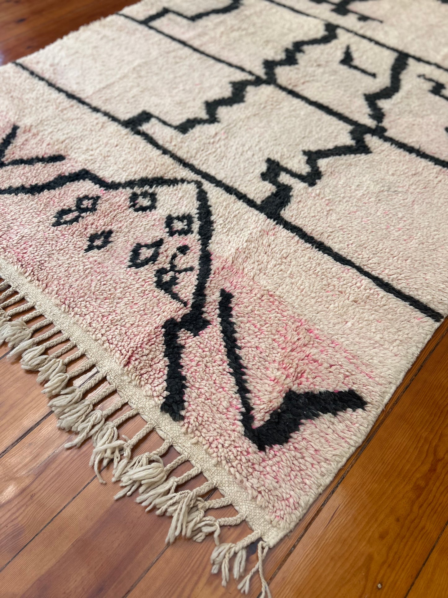 Moroccan Boujad Rug; 157  x 250 cm (Berber Handmade Carpet)