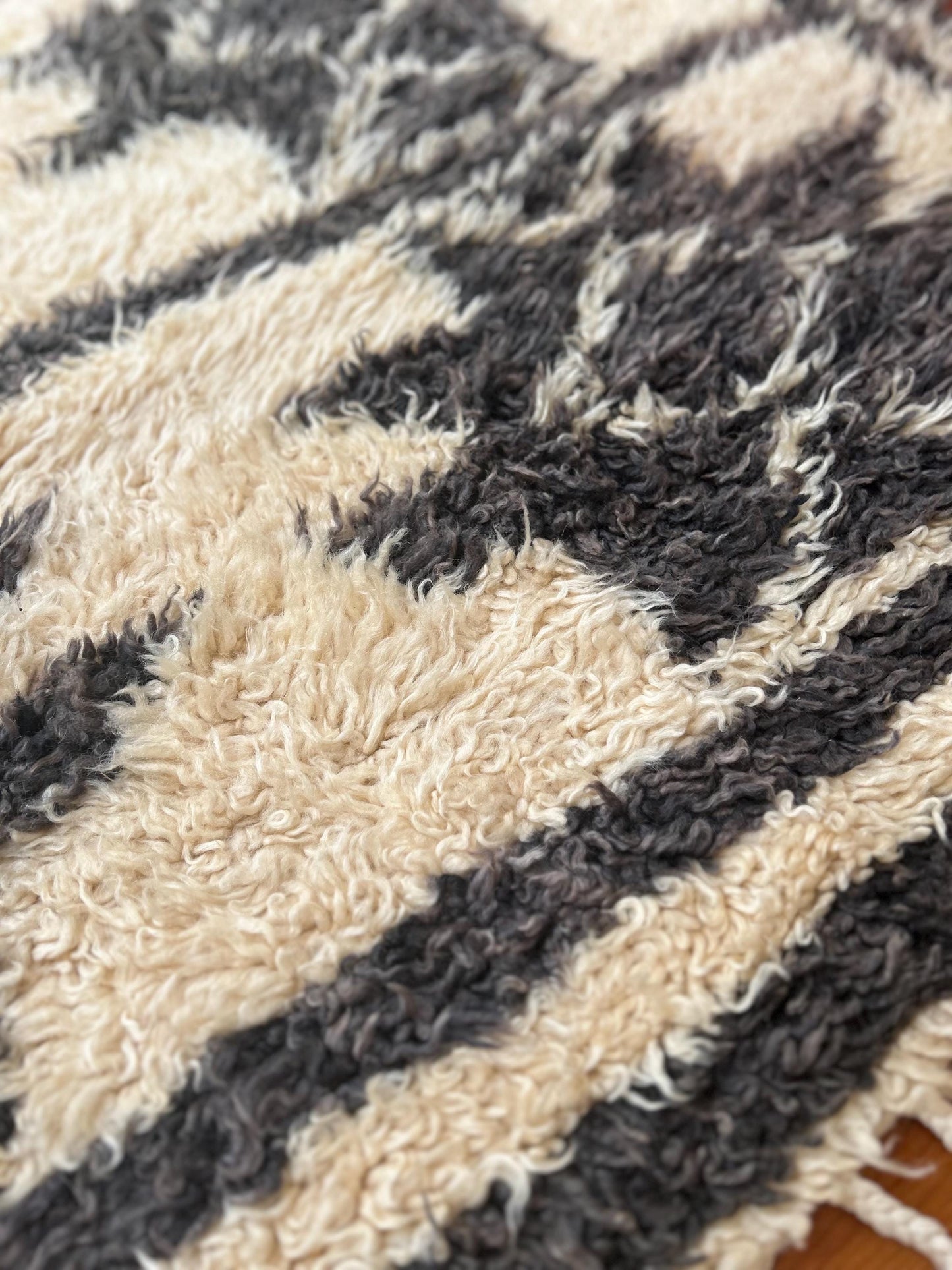 Beni Ouarain Vintage Moroccan Rug