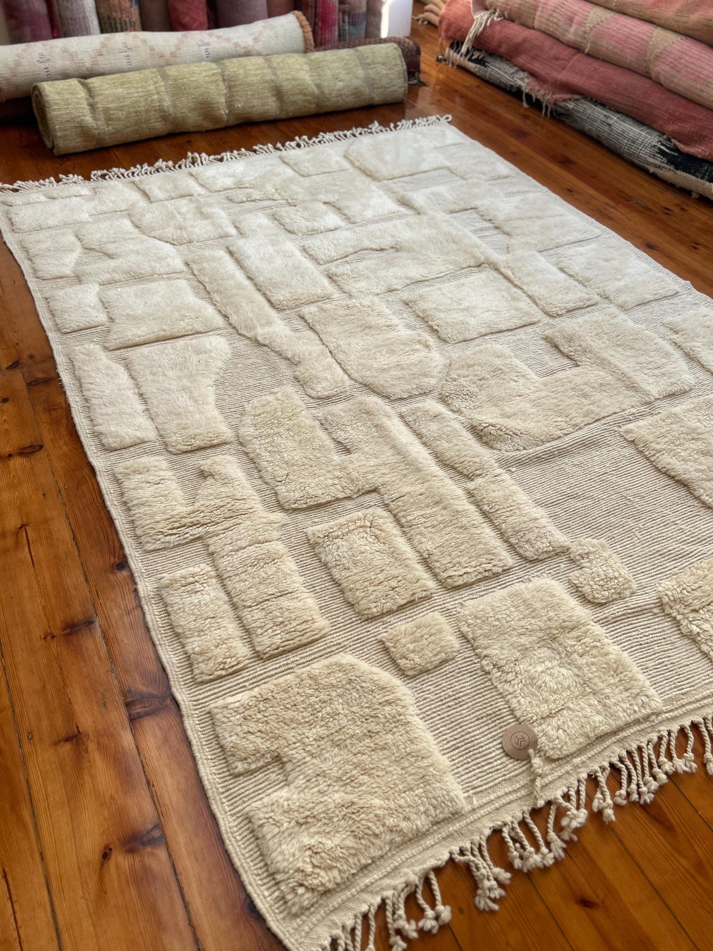 Luxury White Beni Mrirt Moroccan Rug