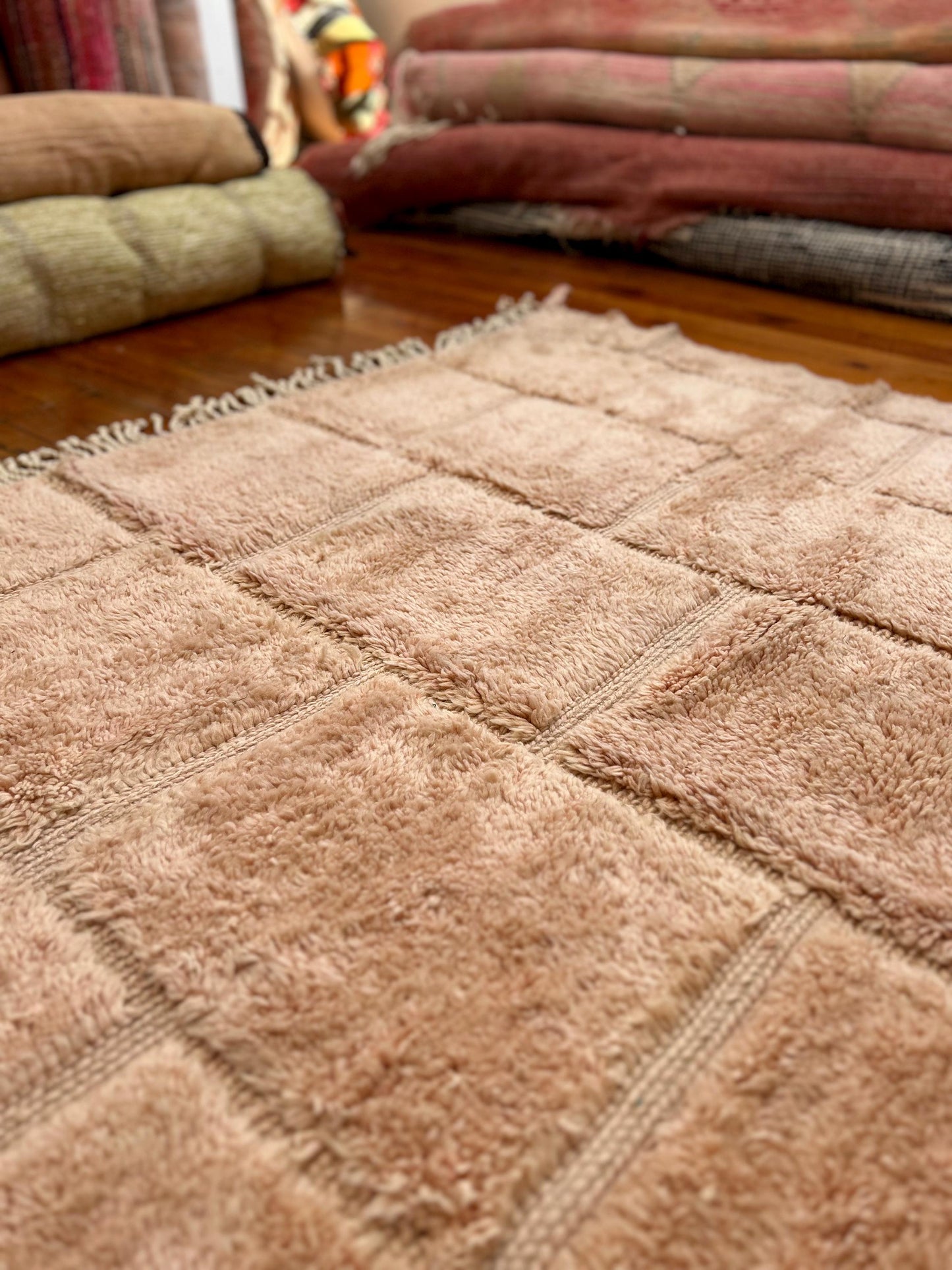 Pink Luxury Beni Mrirt Moroccan Rug; 210 x 286